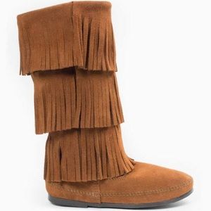 Brown Minnetonka 3 Layer Fringe Boot *Never Worn*
